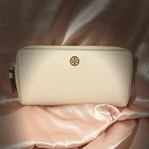 Tory Burch Saffiano Zip Wallet with Gold Logo